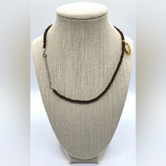 Brown Wood Beaded Necklace w/ Gold Seashell Charm Boho Y2K Preppy Festival - Picture 6 of 13